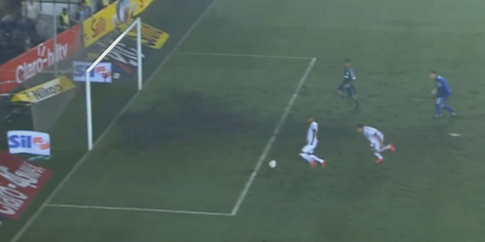 Alamak! Pemain Ini Gagal Cetak Gol ke Gawang Kosong! Alamak! Pemain Ini Gagal Cetak Gol ke Gawang Kosong!