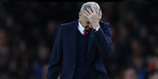 Banner 'Wenger Out' Susupi Demo Anti Donald Trump Banner 'Wenger Out' Susupi Demo Anti Donald Trump