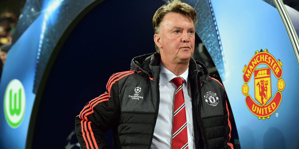 Overmars Yakin Van Gaal Akan Jadikan MU Tim Kuat Overmars Yakin Van Gaal Akan Jadikan MU Tim Kuat