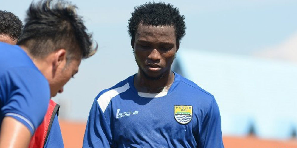 Ibrahim Conteh Optimis Bisa Gantikan Konate Ibrahim Conteh Optimis Bisa Gantikan Konate