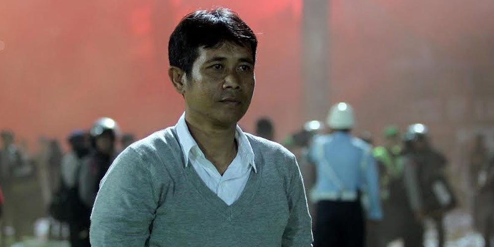 Joko Susilo Soroti Kartu Merah Toni Mossi Joko Susilo Soroti Kartu Merah Toni Mossi
