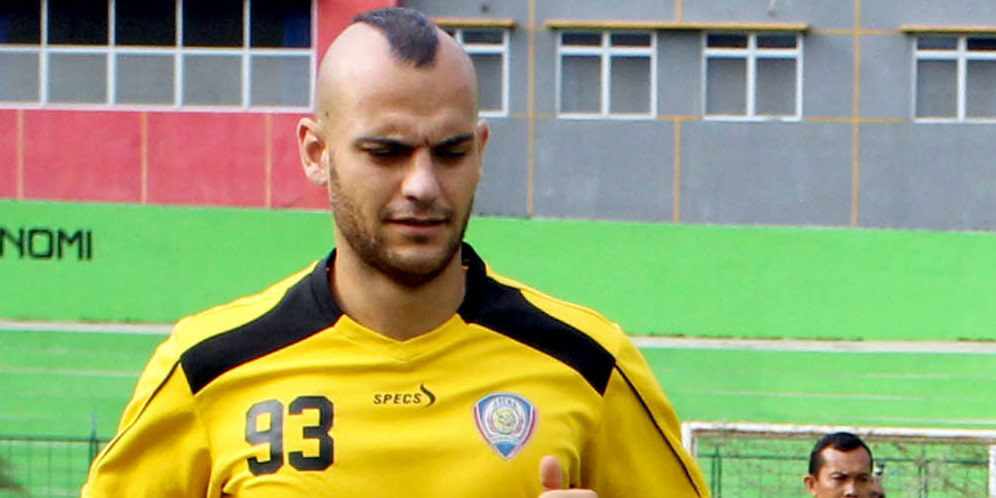 Trio Asing Arema Cronus Belum Perpanjang Kontrak Trio Asing Arema Cronus Belum Perpanjang Kontrak