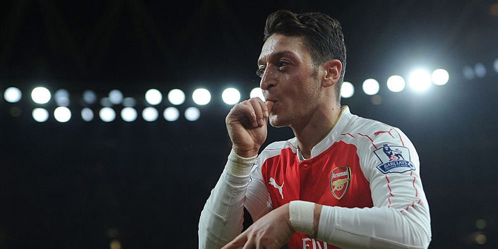 Ozil Buka Kans Pensiun di Inggris