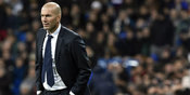 Cicinho: Zidane Akan Buat Madrid Main Seperti Barca