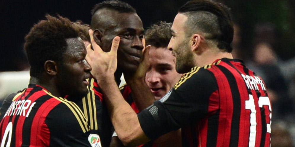 Flashback: Gol Spektakuler Balotelli vs Bologna Flashback: Gol Spektakuler Balotelli vs Bologna