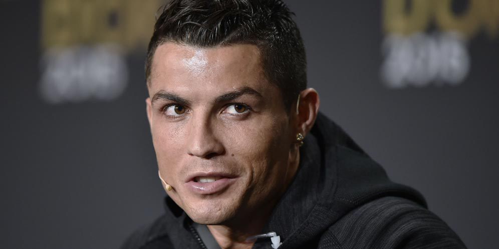 Berkeringat & Tanpa Baju, Ronaldo Dapat Setengah Juta Like Berkeringat & Tanpa Baju, Ronaldo Dapat Setengah Juta Like