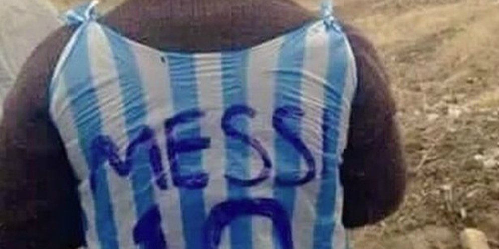Netizens Minta Pemilik Jersey Kresek Messi Diundang ke Clasico Netizens Minta Pemilik Jersey Kresek Messi Diundang ke Clasico