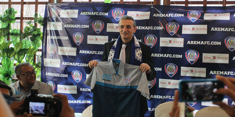 Milo Bakal Rombak Komposisi Tim Arema Cronus Milo Bakal Rombak Komposisi Tim Arema Cronus