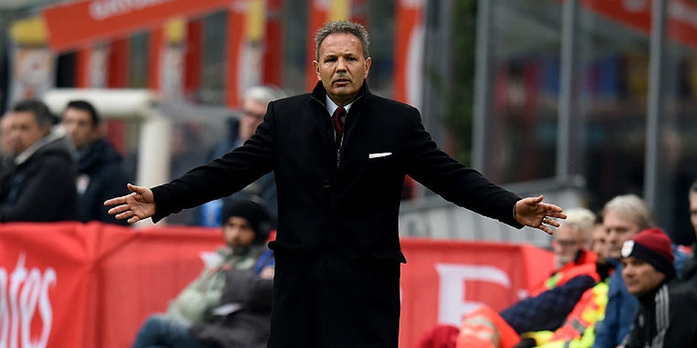 Balotelli Pun Terkejut Mihajlovic Dipecat AC Milan Balotelli Pun Terkejut Mihajlovic Dipecat AC Milan