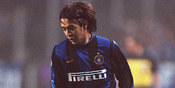 Gol-gol Terbaik Recoba Dari Eksekusi Bola Mati