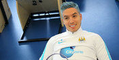 Lama Tak Ada Kabarnya, Rambut Nasri Kini Berwarna Biru Lama Tak Ada Kabarnya, Rambut Nasri Kini Berwarna Biru
