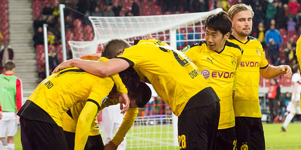 Satu Fans Meninggal Warnai Kemenangan Dortmund Satu Fans Meninggal Warnai Kemenangan Dortmund