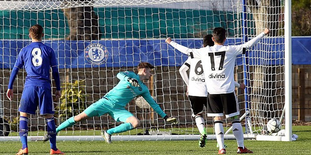 Kontroversi Penalti Hantu Bantu Chelsea Singkirkan Valencia Kontroversi Penalti Hantu Bantu Chelsea Singkirkan Valencia