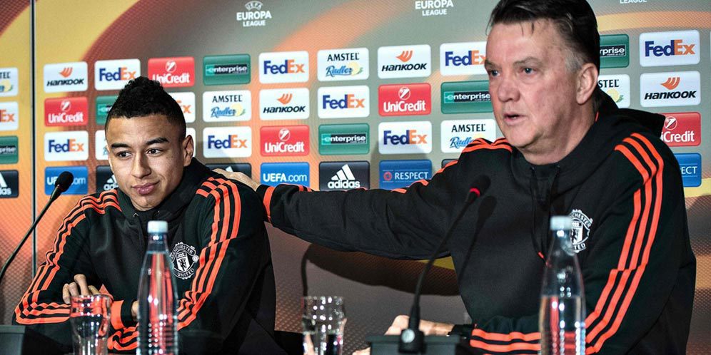 Van Gaal Masih Optimis Man United Akan Lolos