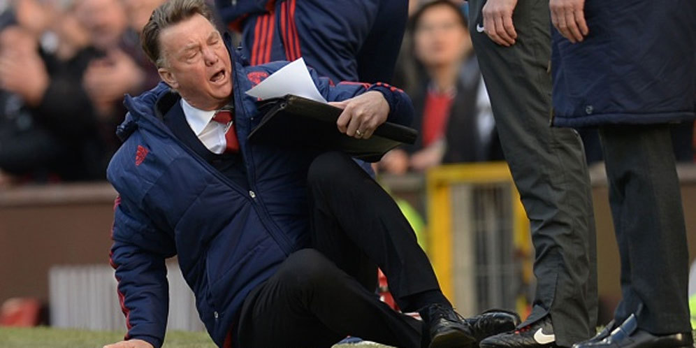 Carragher Tunjuk Van Gaal Sebagai Manager of the Year Carragher Tunjuk Van Gaal Sebagai Manager of the Year