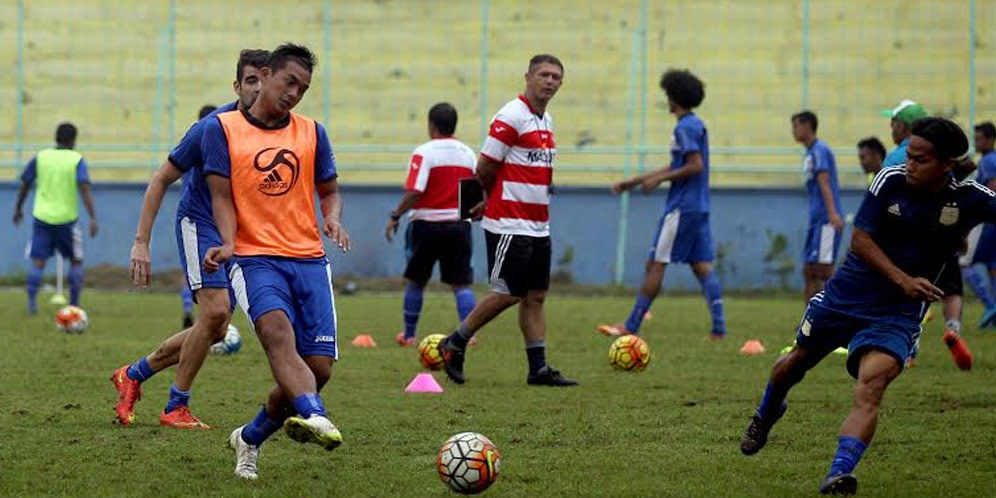 Madura United Siap Main Maksimal Lawan Arema Cronus Madura United Siap Main Maksimal Lawan Arema Cronus