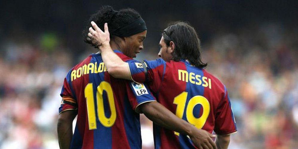 Ronaldinho Menyesal karena Tak Lama Bermain dengan Messi Ronaldinho Menyesal karena Tak Lama Bermain dengan Messi
