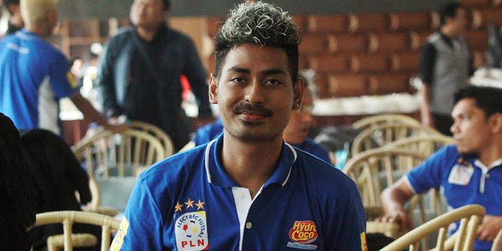 Lupakan Sepakbola, Wonderkid Papua Ini Nikmati Peran Baru di Electric PLN Lupakan Sepakbola, Wonderkid Papua Ini Nikmati Peran Baru di Electric PLN