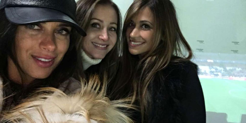 Cantiknya Pacar Messi, Fabregas dan Henry Hangout Bareng di London Cantiknya Pacar Messi, Fabregas dan Henry Hangout Bareng di London