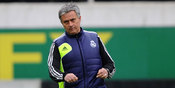 Adebayor: Mourinho Buat Ruang Ganti Madrid Sulit Adebayor: Mourinho Buat Ruang Ganti Madrid Sulit