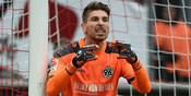 Kiper Hannover: Saya Ingin Kembali ke MU Kiper Hannover: Saya Ingin Kembali ke MU