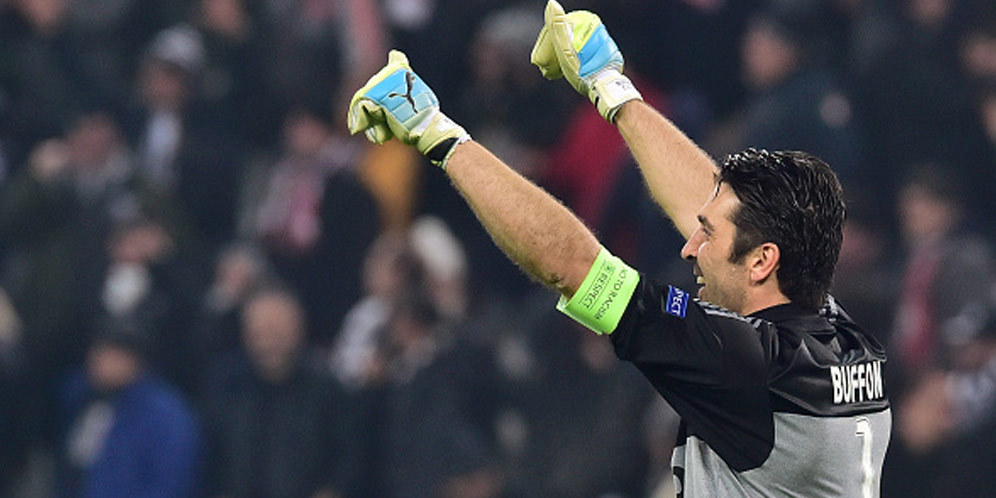 Buffon: Scudetto Sambil Lihat Televisi Buffon: Scudetto Sambil Lihat Televisi