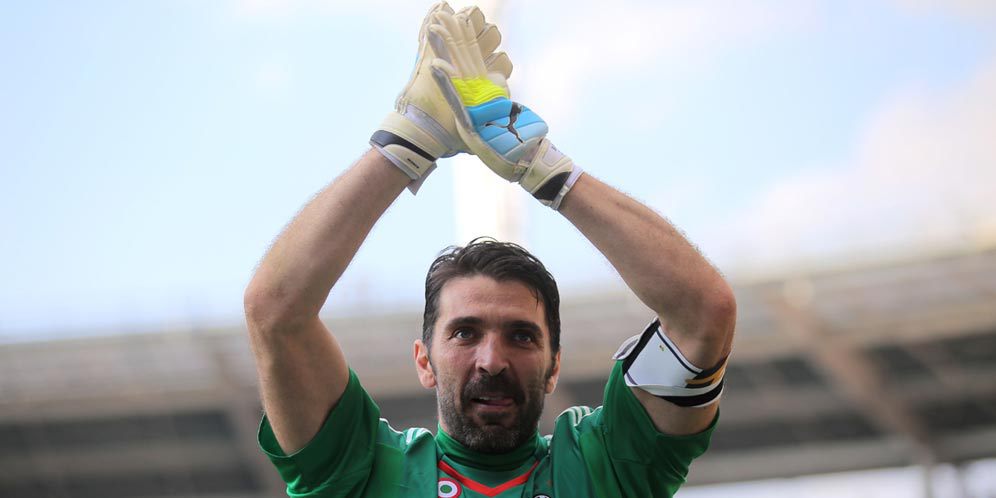 Rayakan Rekor Buffon, Juventus Rilis Video Berdurasi 16 Jam 13 Menit 15 Detik! Rayakan Rekor Buffon, Juventus Rilis Video Berdurasi 16 Jam 13 Menit 15 Detik!
