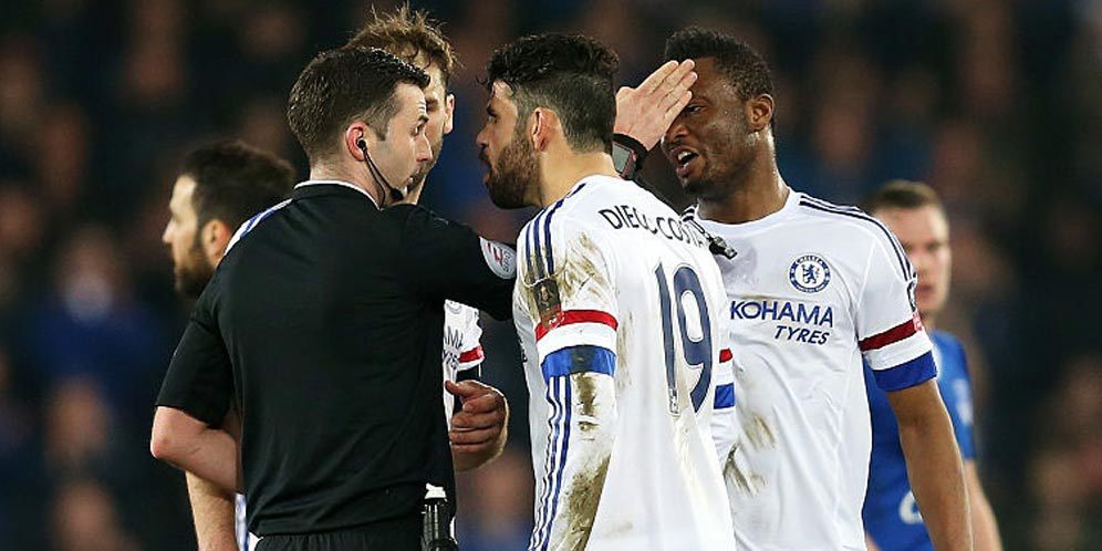 Sebelum Gigit Barry, Costa Sempat Ludahi Wasit? Sebelum Gigit Barry, Costa Sempat Ludahi Wasit?