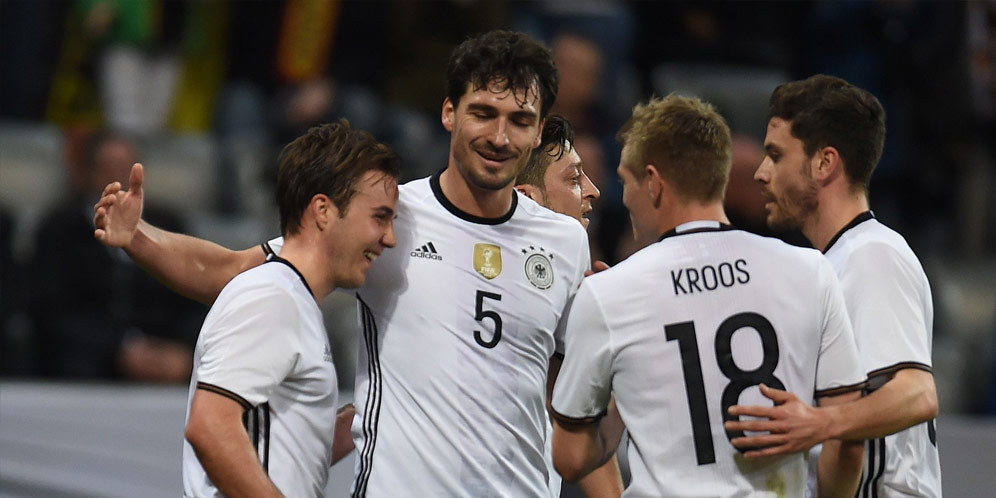 Kroos: Ini Jerman Yang Benar-benar Berbeda Kroos: Ini Jerman Yang Benar-benar Berbeda