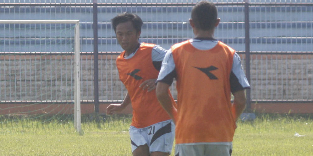 Persela Butuh Pemain dengan Loyalitas Tinggi Persela Butuh Pemain dengan Loyalitas Tinggi