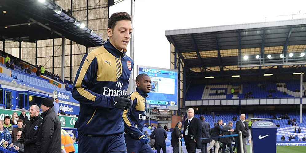 Ozil: Soal Ambisi, Saya Tak Kalah dari Ronaldo Ozil: Soal Ambisi, Saya Tak Kalah dari Ronaldo