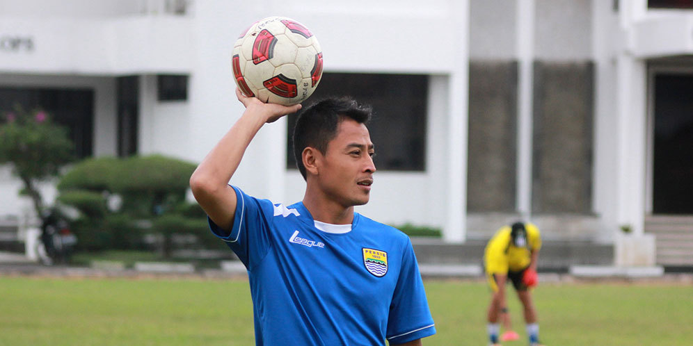 Samsul Arif Bawa Persib Bungkam PBFC Samsul Arif Bawa Persib Bungkam PBFC