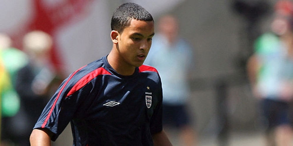 11 Pemain Yang Tak Pantas Membela Inggris di Turnamen Besar 11 Pemain Yang Tak Pantas Membela Inggris di Turnamen Besar