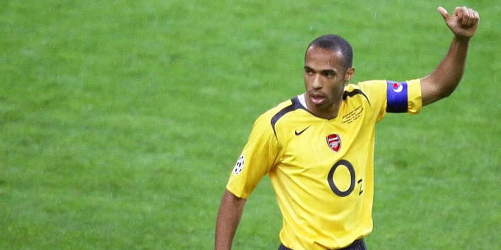 Dicap Negatif Oleh Henry, Ozil Tak Peduli Dicap Negatif Oleh Henry, Ozil Tak Peduli