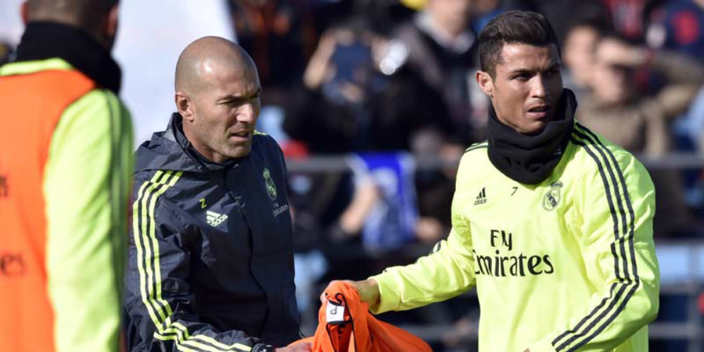 Saha Anggap Ronaldo Lebih Superior Ketimbang Zidane Saha Anggap Ronaldo Lebih Superior Ketimbang Zidane