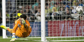 Benaglio Menyesal Gagal Bendung Free Kick Ronaldo Benaglio Menyesal Gagal Bendung Free Kick Ronaldo