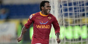Lama Tak Ada Kabar, Eks Roma Ini Muncul dengan Badan Super Bongsor!