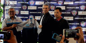 'Juara Piala Bhayangkara Bukti Kualitas Arema Cronus' 'Juara Piala Bhayangkara Bukti Kualitas Arema Cronus'