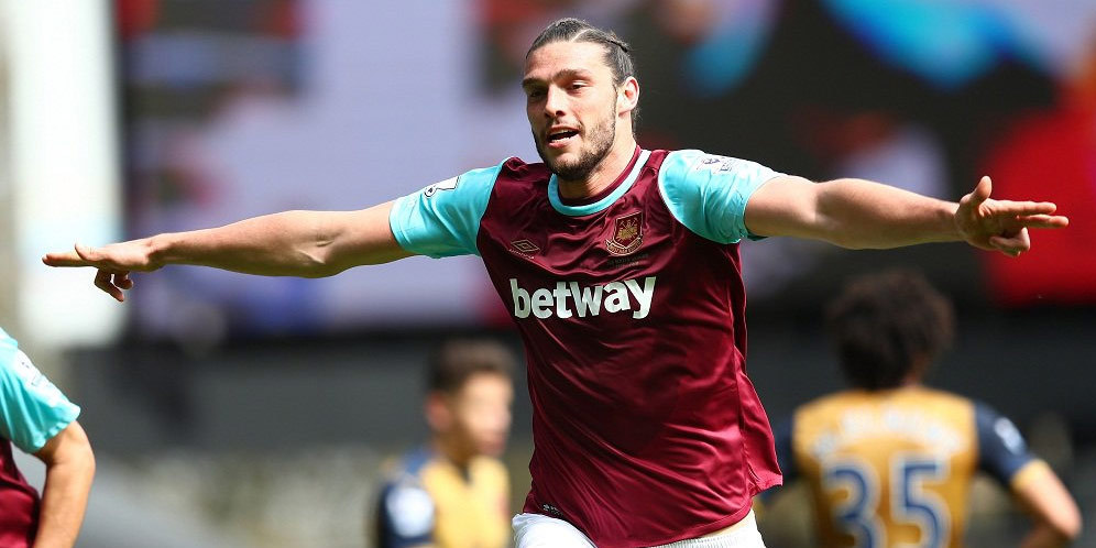 Van Gaal Khawatir dengan Ancaman Carroll Van Gaal Khawatir dengan Ancaman Carroll