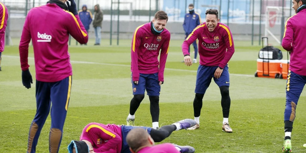 Vidal Tak Berdaya Dipermainkan Kucing-kucingan Mengagumkan Barca Vidal Tak Berdaya Dipermainkan Kucing-kucingan Mengagumkan Barca