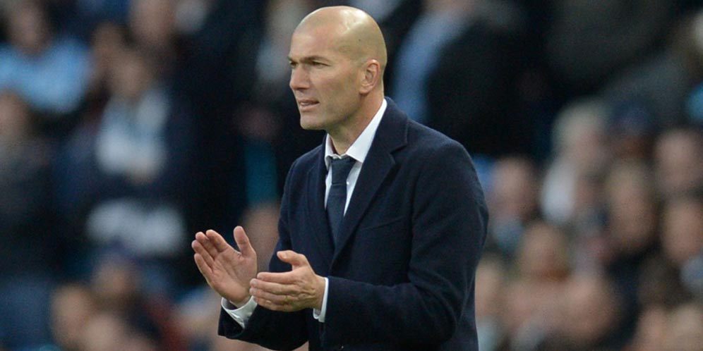 Florentino Perez Pertahankan Zidane Musim Depan