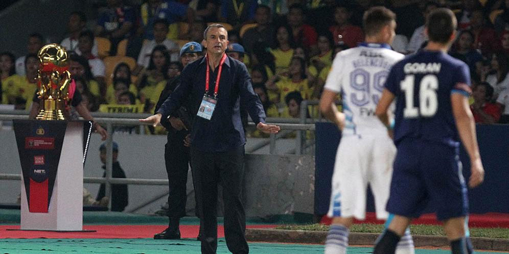 Ini Kata Pelatih Arema Cronus Tentang Persaingan di ISC 2016