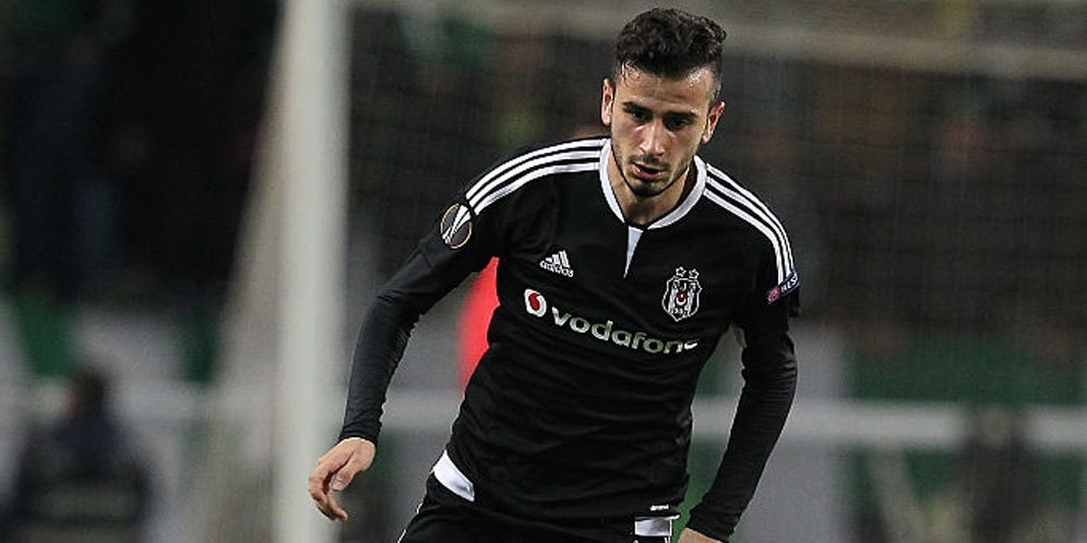Milan Siap Bertarung dengan MU untuk Dapatkan Ozyakup Milan Siap Bertarung dengan MU untuk Dapatkan Ozyakup