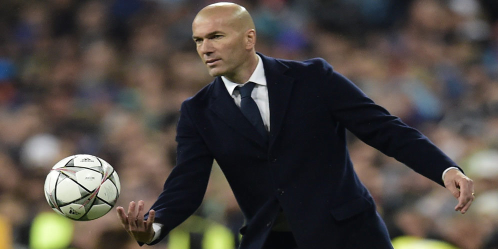 Zidane Ikuti Jejak Wenger dan Deschamps Zidane Ikuti Jejak Wenger dan Deschamps