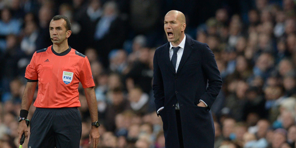 Zidane Enggan Bahas Masa Depannya di Madrid Zidane Enggan Bahas Masa Depannya di Madrid