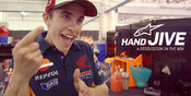 Apa Sih Arti 'Bahasa Tangan' Para Pebalap MotoGP?