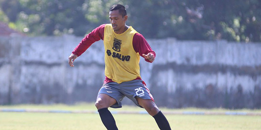 Arema Cronus Kontrak Febri Hamzah dan Ahmad Nufiandani Arema Cronus Kontrak Febri Hamzah dan Ahmad Nufiandani