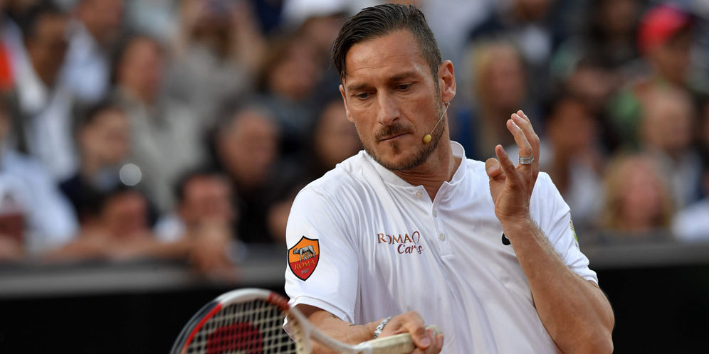 Totti: Cristiano dan Messi Pemain dari Planet Lain Totti: Cristiano dan Messi Pemain dari Planet Lain