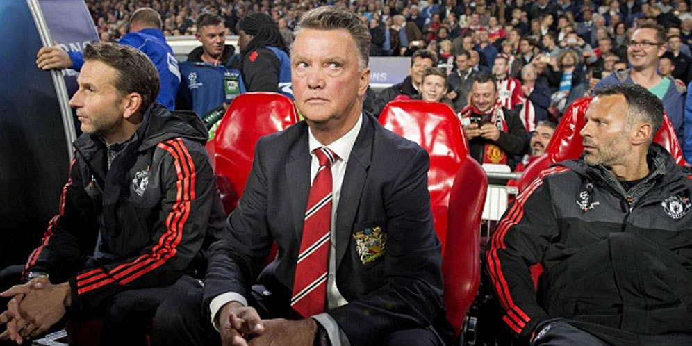 Eks Pelatih Celtic Juga Kecam Cara MU Perlakukan Van Gaal Eks Pelatih Celtic Juga Kecam Cara MU Perlakukan Van Gaal