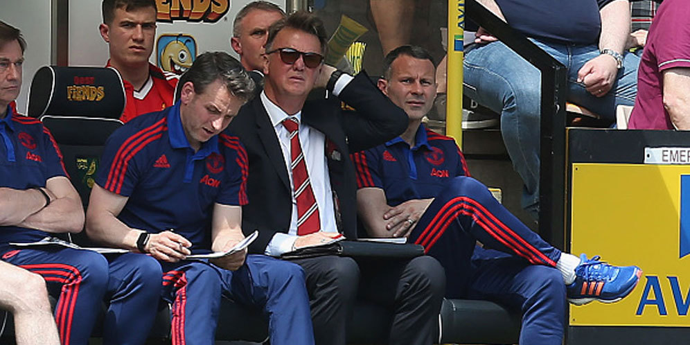 Van Gaal Senang MU Curi Tiga Poin di Markas Norwich Van Gaal Senang MU Curi Tiga Poin di Markas Norwich